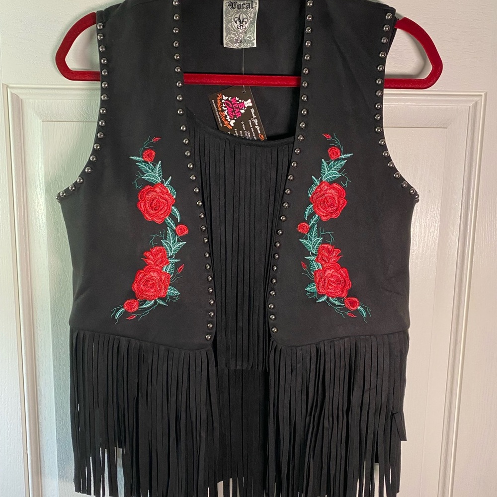 Vocal Black Garment with Intricate Design - Picture 2 of 7